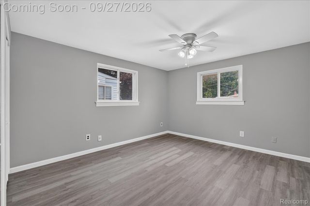 27483 Norma Drive, Warren, MI 48093