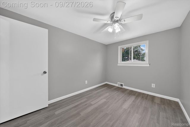 27483 Norma Drive, Warren, MI 48093