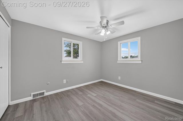 27483 Norma Drive, Warren, MI 48093