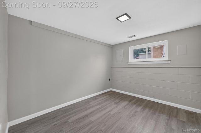 27483 Norma Drive, Warren, MI 48093