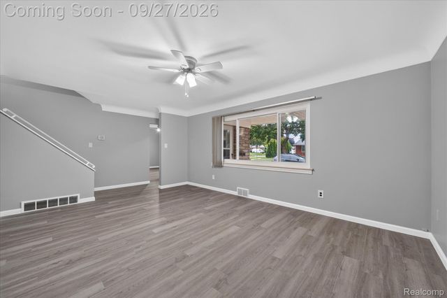 27483 Norma Drive, Warren, MI 48093