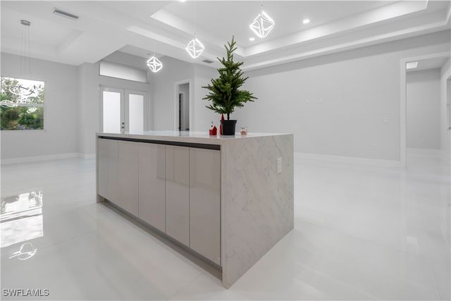 3433 66th AVE NE, Naples, FL 34120