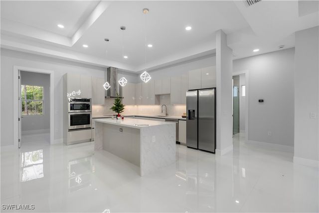 3433 66th AVE NE, Naples, FL 34120