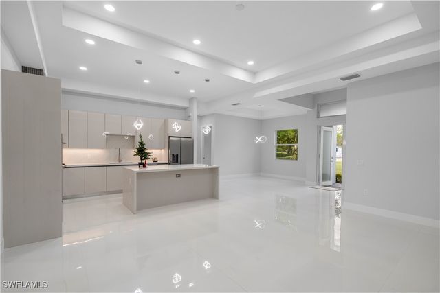 3433 66th AVE NE, Naples, FL 34120