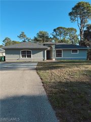 1071 18th AVE NE, Naples, FL 34120