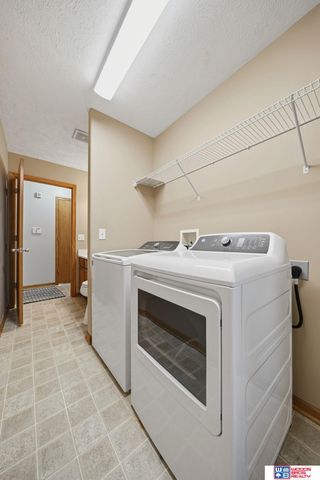 7920 S 59th Street, Lincoln, NE 68516