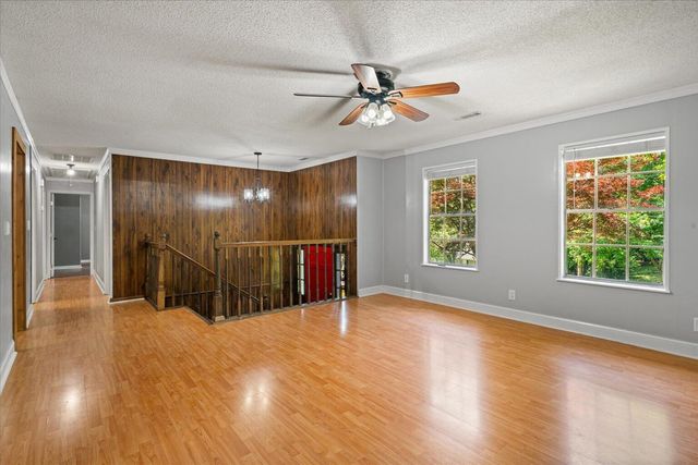 604 Pine Oaks Drive, Tunnel Hill, GA 30755