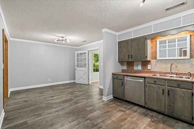 604 Pine Oaks Drive, Tunnel Hill, GA 30755