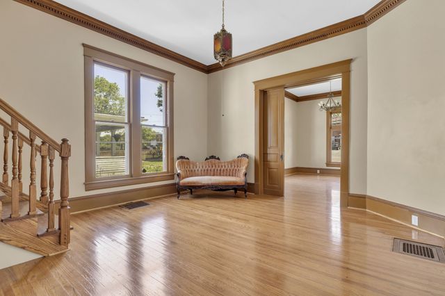 115 N Main St, Springfield, TN 37172