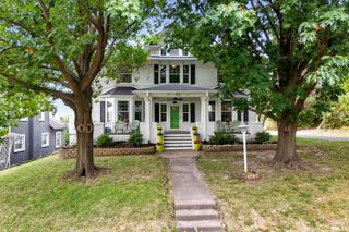 46 HILLCREST Avenue, Davenport, IA 52803
