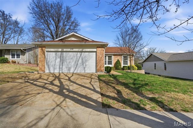 2166 Pheasant Run Drive, St Louis, MO 63043