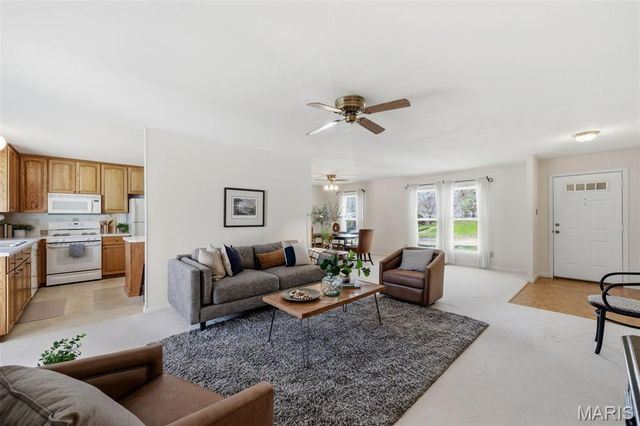 2166 Pheasant Run Drive, St Louis, MO 63043