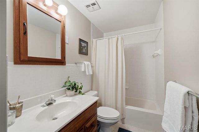 2166 Pheasant Run Drive, St Louis, MO 63043