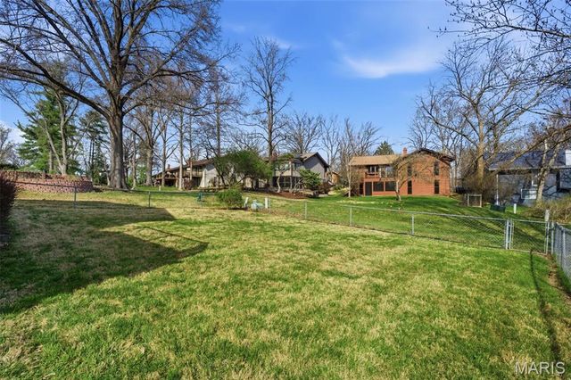 2166 Pheasant Run Drive, St Louis, MO 63043