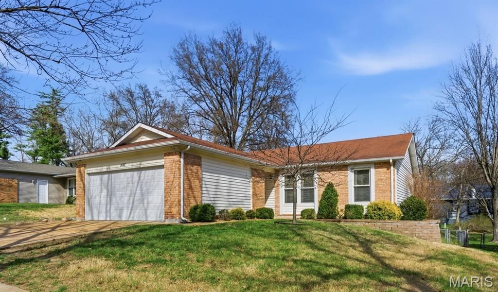 2166 Pheasant Run Drive, St Louis, MO 63043