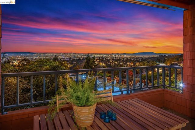 32 Sereno Circle, Oakland, CA 94619