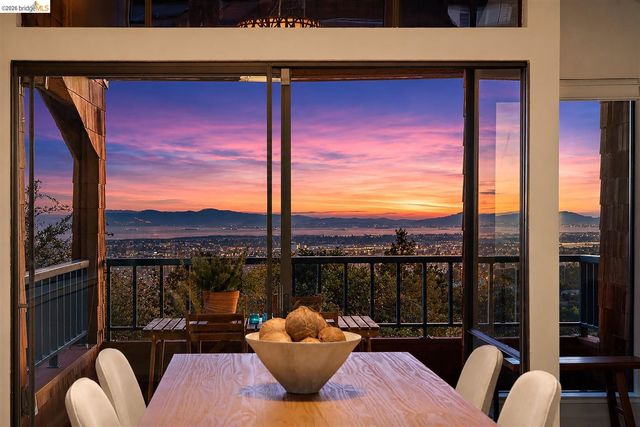 32 Sereno Circle, Oakland, CA 94619