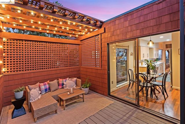 32 Sereno Circle, Oakland, CA 94619