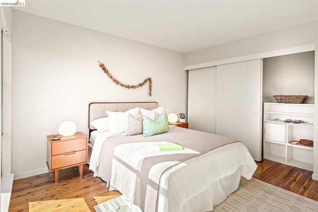 32 Sereno Circle, Oakland, CA 94619