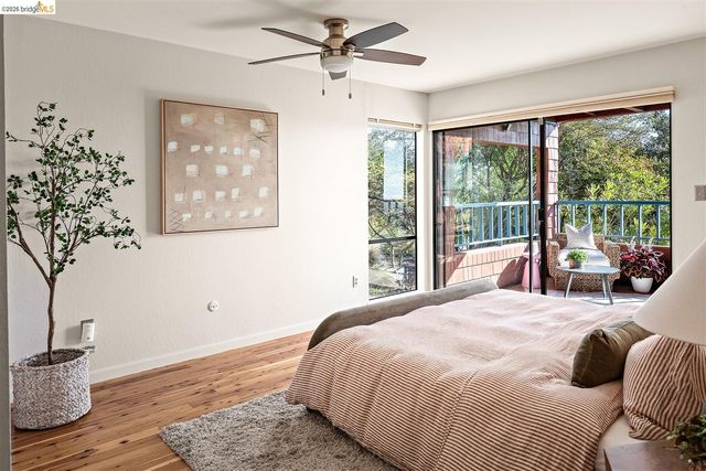 32 Sereno Circle, Oakland, CA 94619