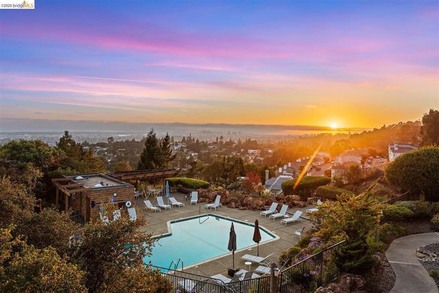 32 Sereno Circle, Oakland, CA 94619