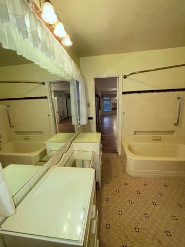 PACKAGE PROPERTY, Lubbock, TX 79411