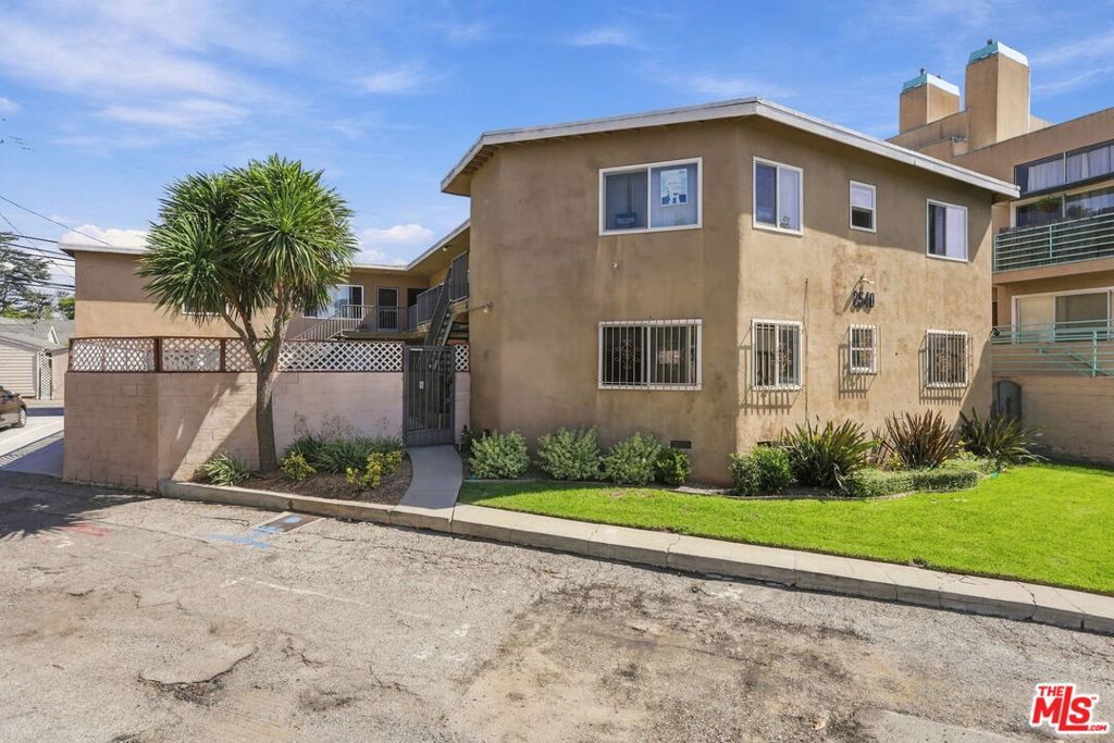 2540 S Barrington Avenue, Los Angeles, CA 90064 — photo 3
