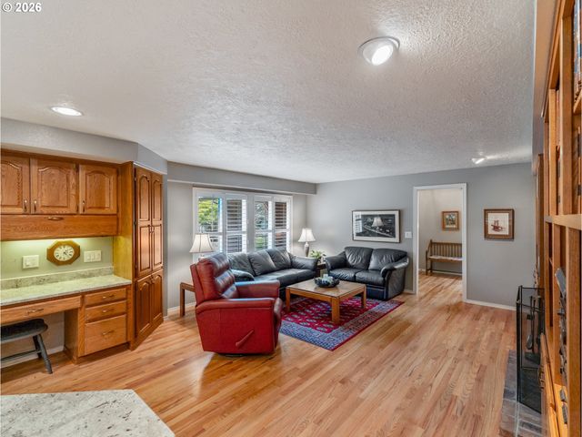 4886 SAGE HEN Cir, Lake Oswego, OR 97035