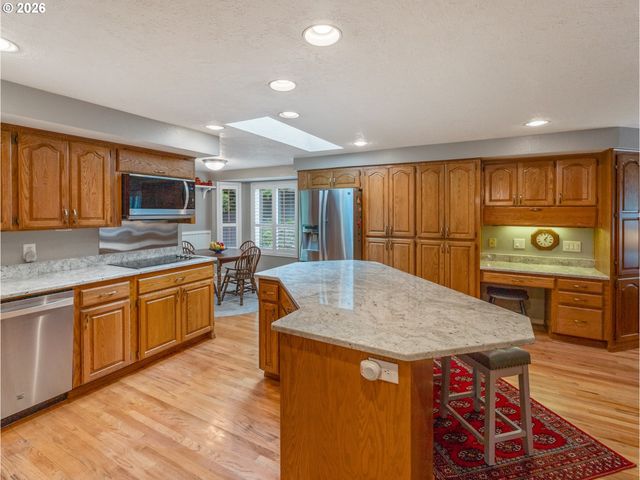 4886 SAGE HEN Cir, Lake Oswego, OR 97035