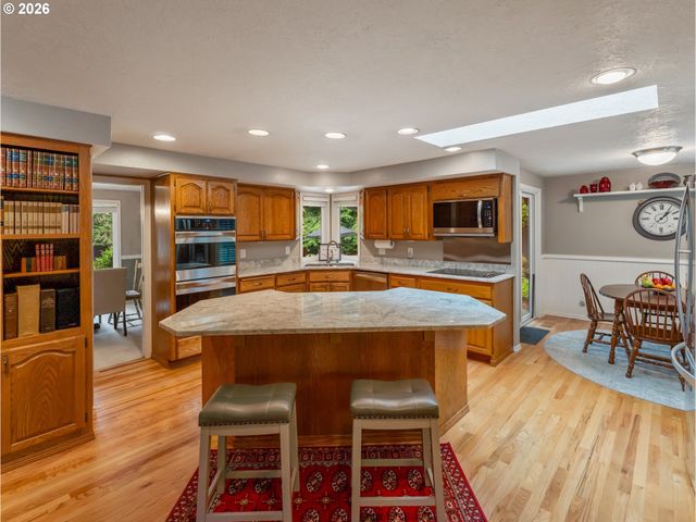 4886 SAGE HEN Cir, Lake Oswego, OR 97035