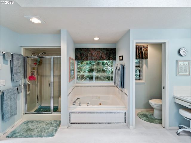 4886 SAGE HEN Cir, Lake Oswego, OR 97035