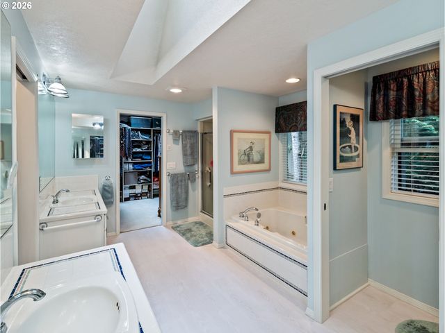 4886 SAGE HEN Cir, Lake Oswego, OR 97035