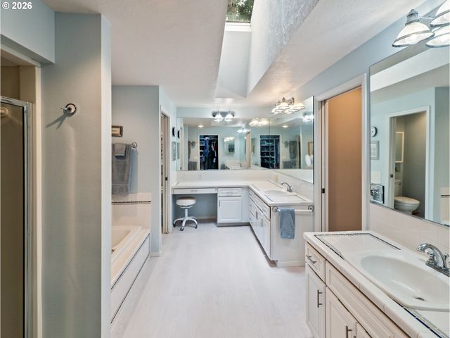 4886 SAGE HEN Cir, Lake Oswego, OR 97035