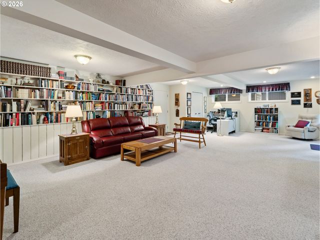 4886 SAGE HEN Cir, Lake Oswego, OR 97035