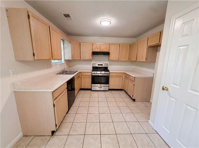 6423 Phillips Court, Lithonia, GA 30058