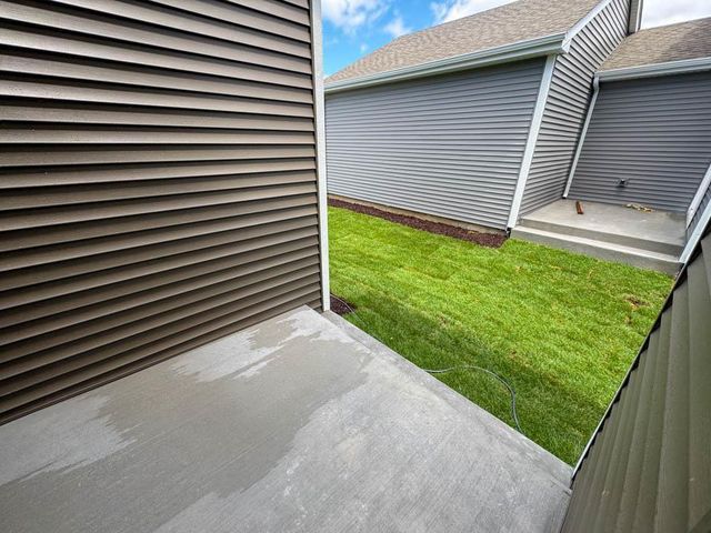 512 Oak Opening Drive, Stoughton, WI 53589