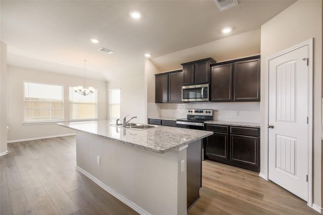 401 Yemen RD, Taylor, TX 76574