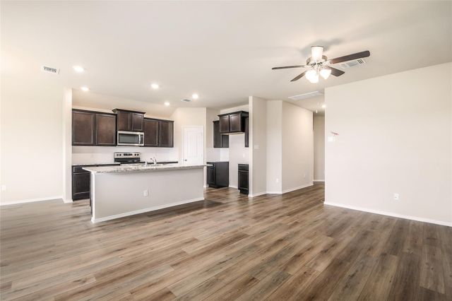 401 Yemen RD, Taylor, TX 76574