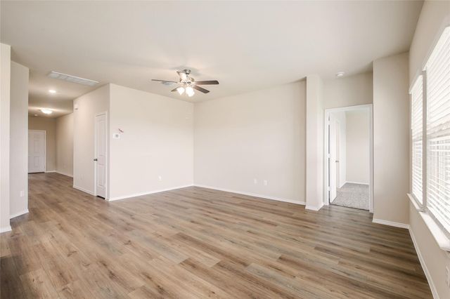 401 Yemen RD, Taylor, TX 76574