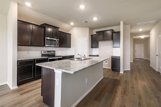 401 Yemen RD, Taylor, TX 76574