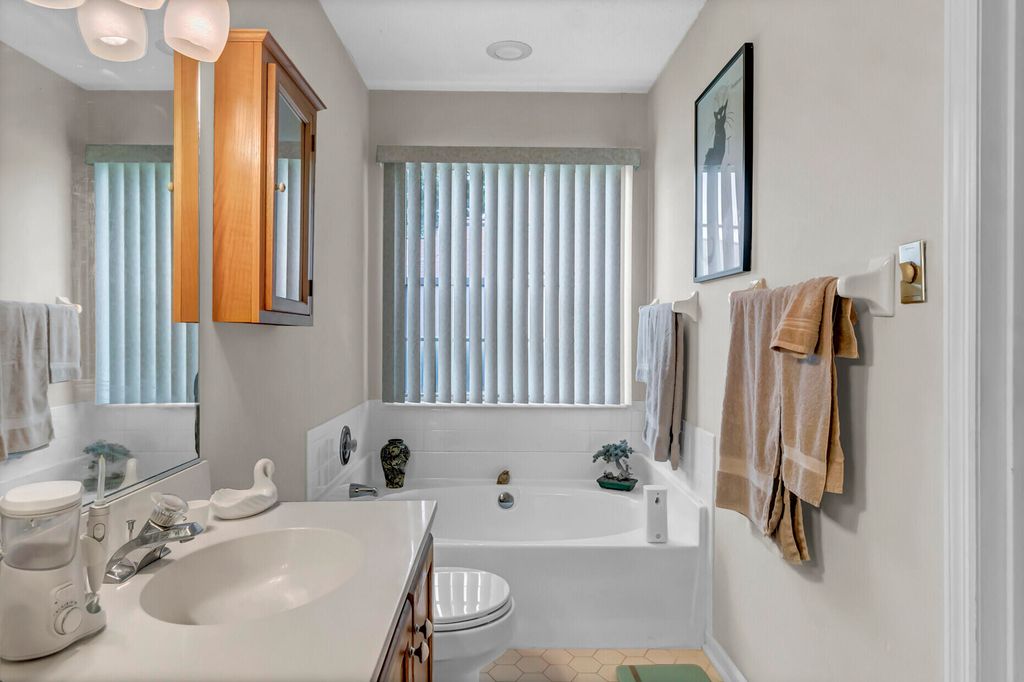 Image 18 of property listing at 206 Lytham Court, Charleston, SC 29414