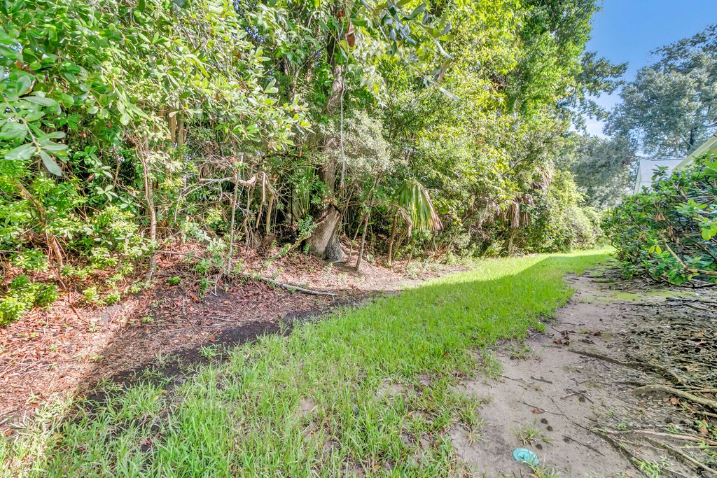 Image 31 of property listing at 206 Lytham Court, Charleston, SC 29414