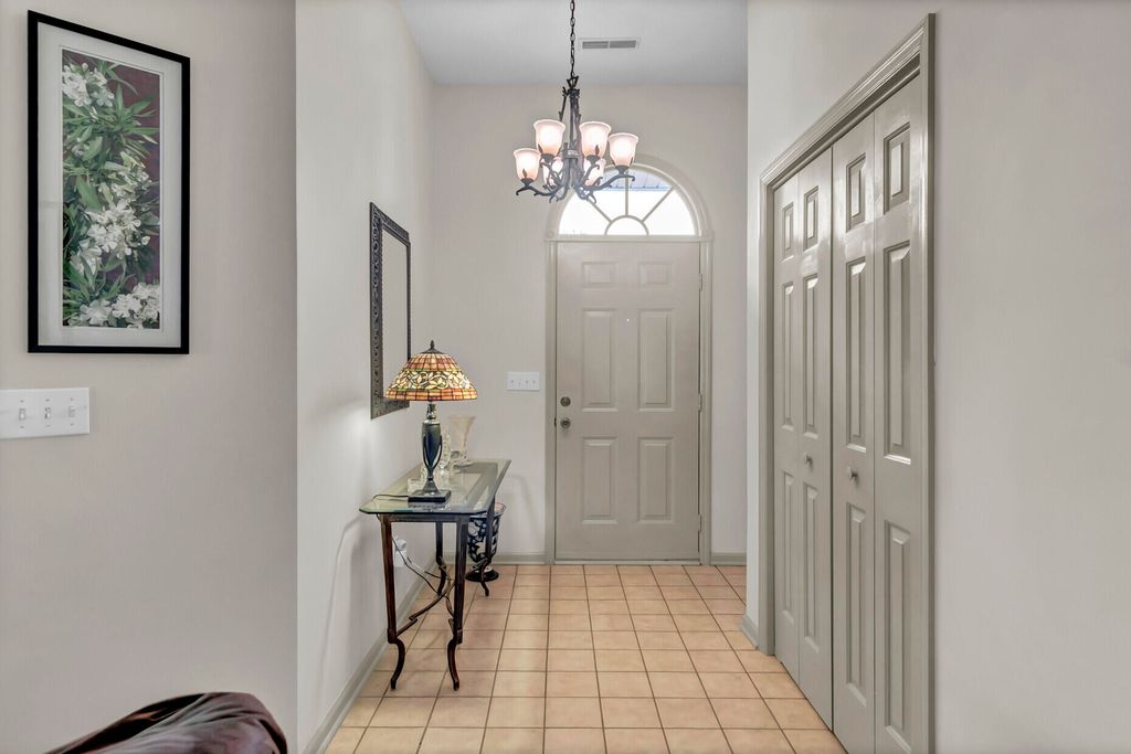 Image 4 of property listing at 206 Lytham Court, Charleston, SC 29414