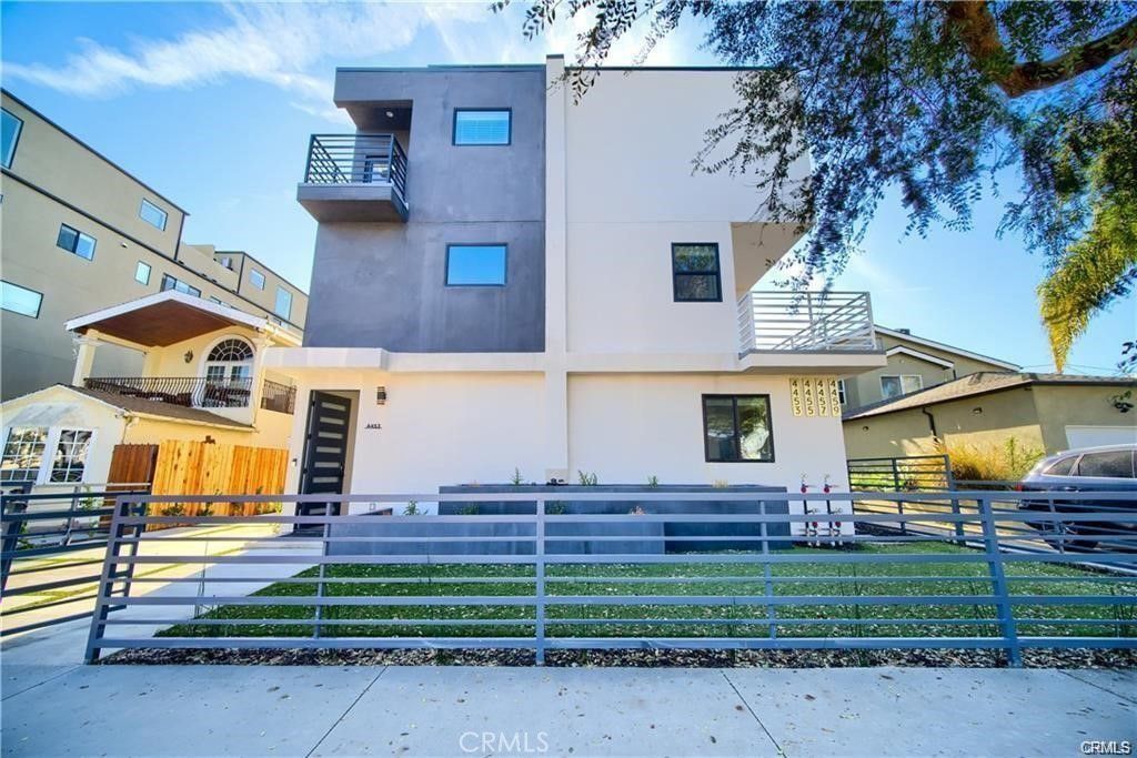 Image 1 of property listing at 4455 S Slauson Avenue, Culver City, CA 90230
