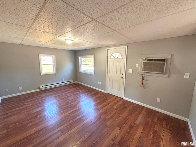 315 S Lackey Street, Salem, IL 62881