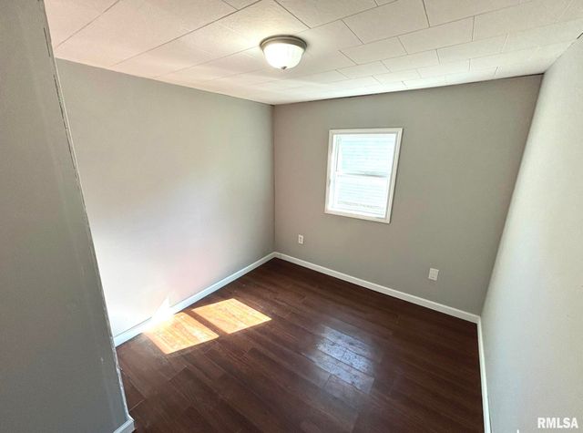 315 S Lackey Street, Salem, IL 62881