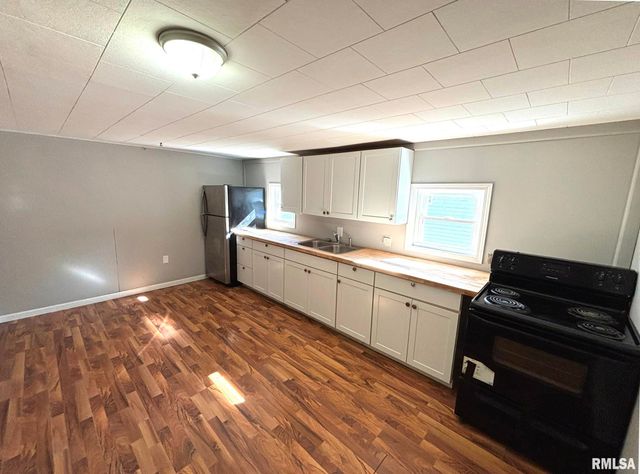 315 S Lackey Street, Salem, IL 62881