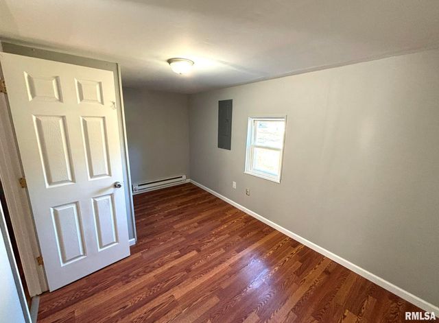 315 S Lackey Street, Salem, IL 62881