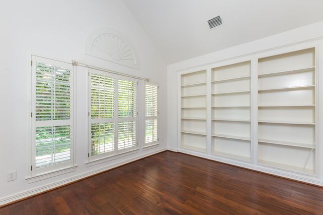 4915 Keneshaw Street, Sugar Land, TX 77479