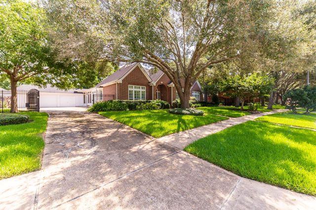 4915 Keneshaw Street, Sugar Land, TX 77479